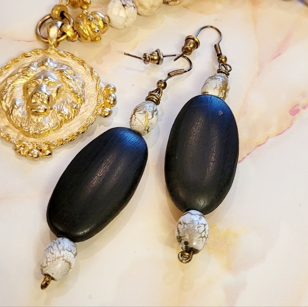 VINTAGE BOHO WOOD BEAD CRACKLE BEAD DROP EARRINGS